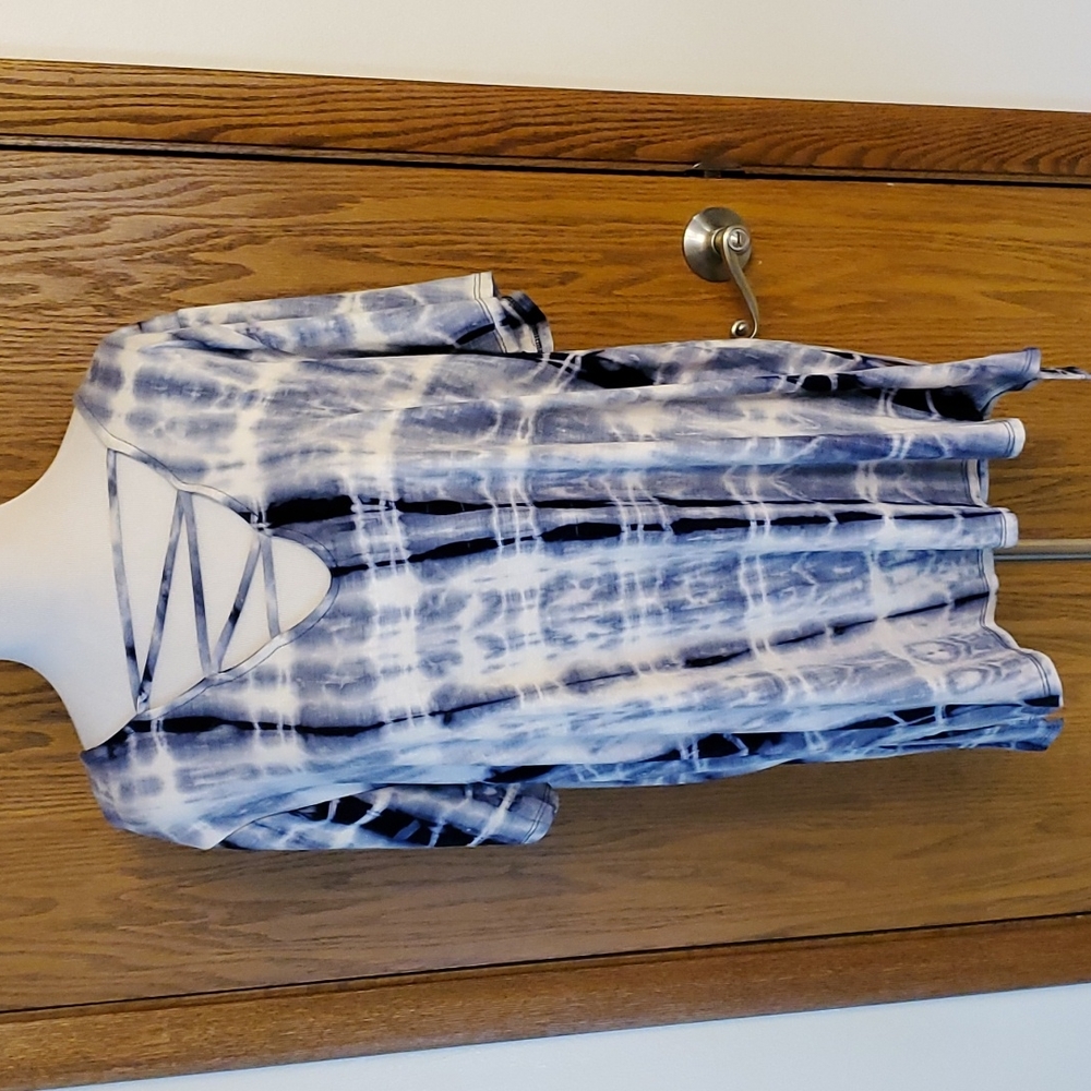 Navy Tye dye criss cross front decorative back short sleeve shirt size 1XL